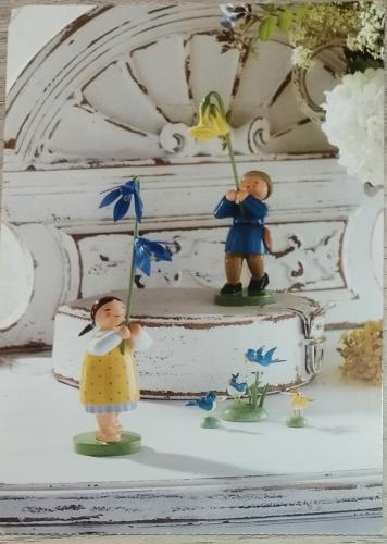 Ceramic dolls in the form of a man and a woman
