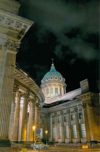 Night view of St. Isaac's Cathedral